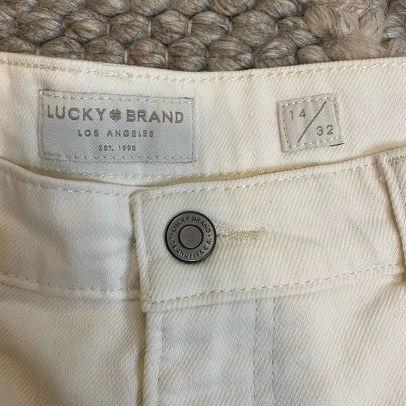 NWT! LUCKY BRAND Lucky Pins White Jean Short Frayed Hem - Picture 2 of 8